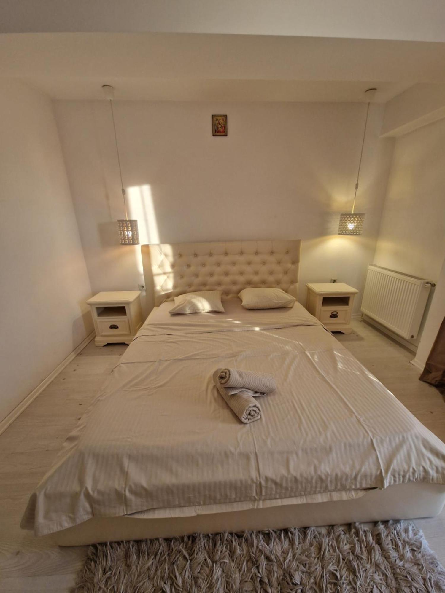 Wizz Pilot Residence โอโตเปนี ภายนอก รูปภาพ