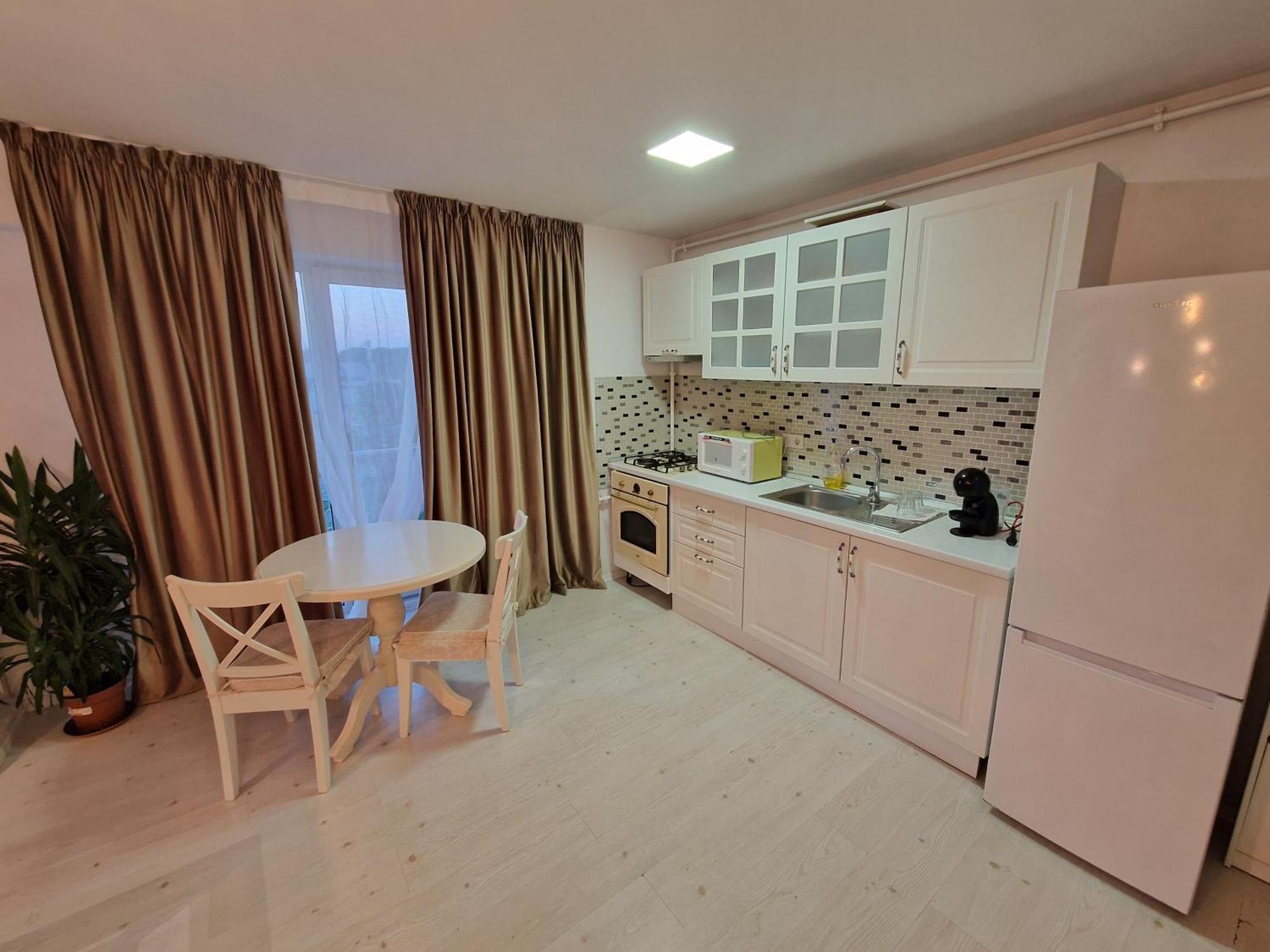 Wizz Pilot Residence โอโตเปนี ภายนอก รูปภาพ
